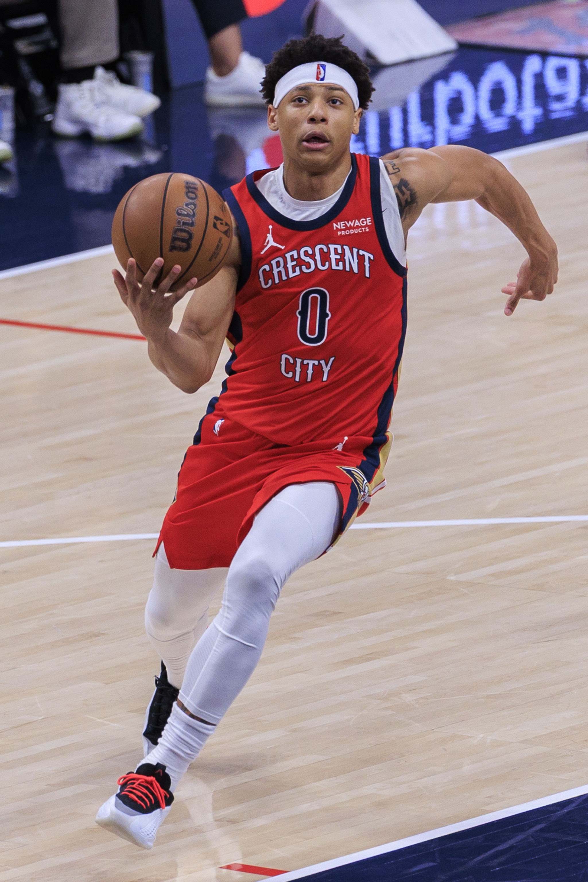 皇冠体育-7号秀费尔斯最近4场场均27分4.5板5助1.8断 投篮命中率52.8%！